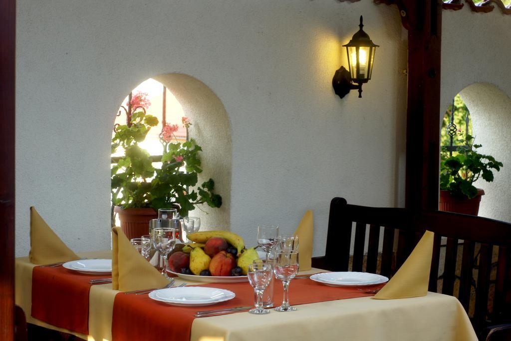 Family Hotel St. Constantine And Helena Ivaylovgrad Bagian luar foto