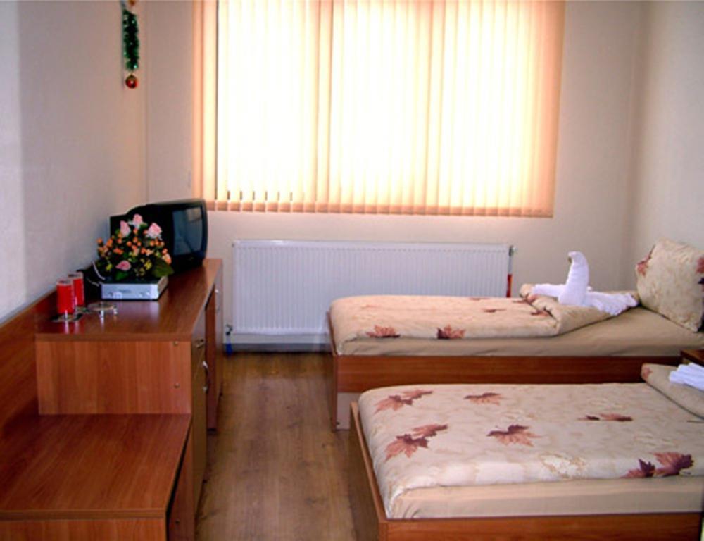 Family Hotel St. Constantine And Helena Ivaylovgrad Bagian luar foto